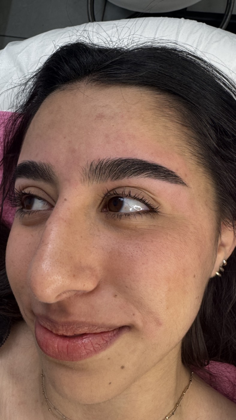 עיצוב גבות